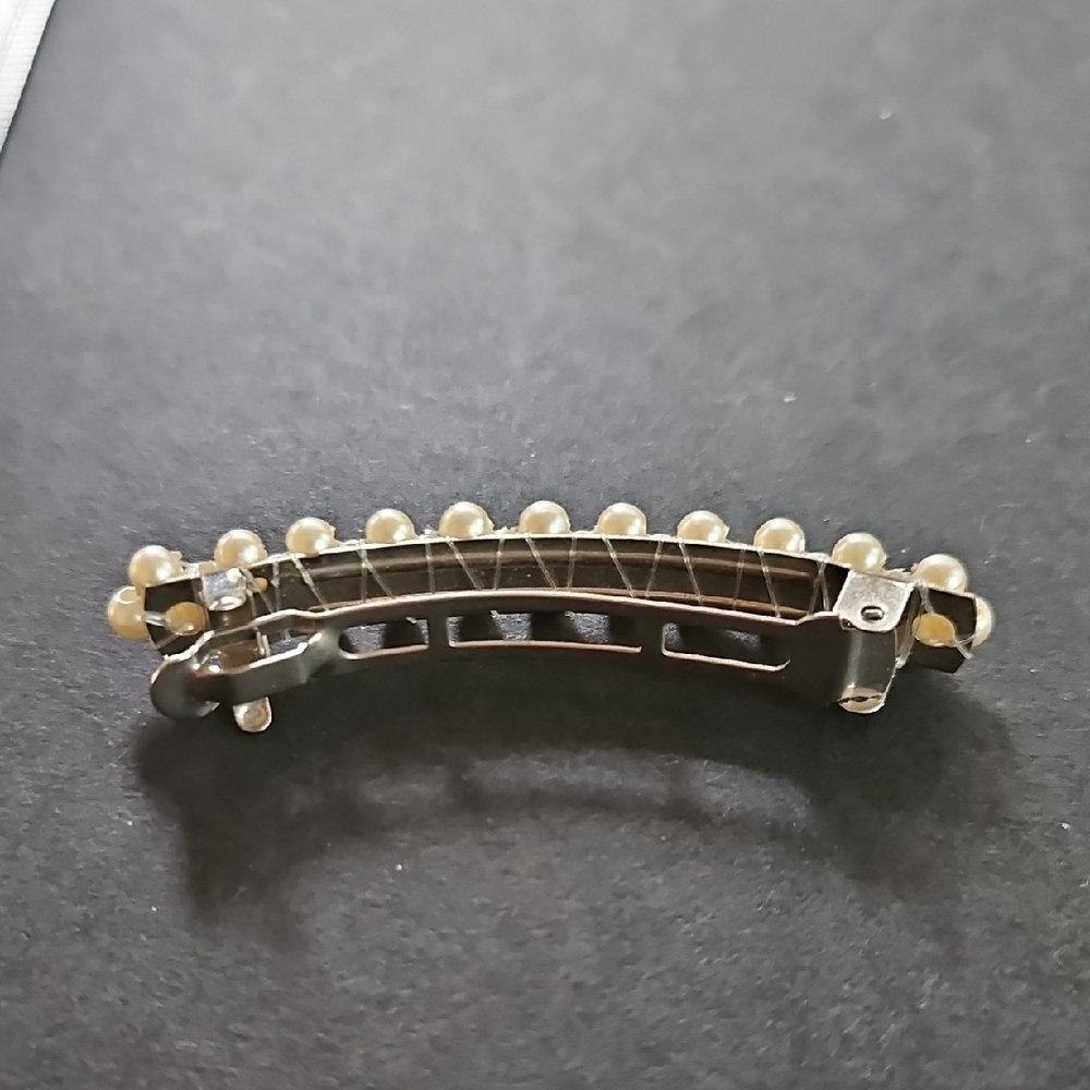 Elegant Pearl and Gold Hair Barrette - Picture 2 of 3
